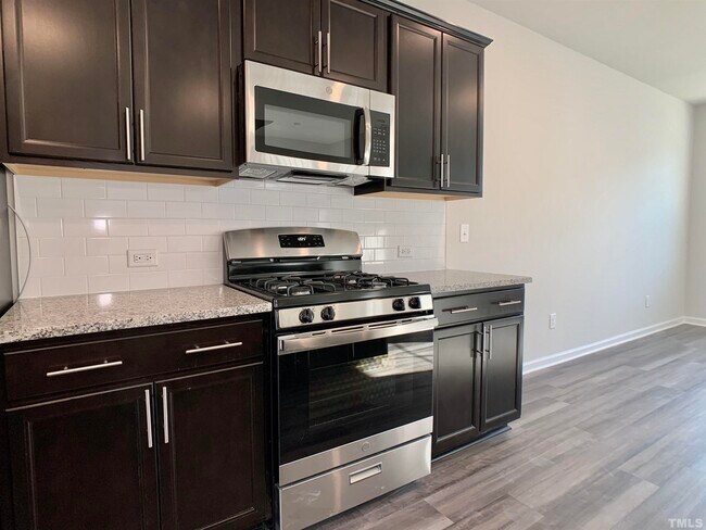 Building Photo - 4947 Southern Magnolia Dr