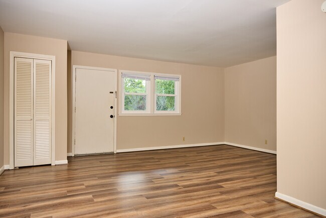Building Photo - 2929 Selena Dr