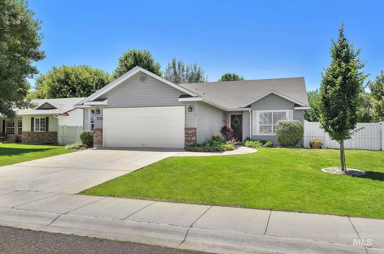 Foto principal - 705 S Whitetail Ave