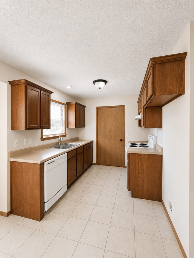 Building Photo - 842 Lorenza Dr