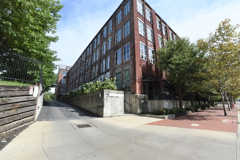 Primary Photo - 448 W Nationwide Blvd
