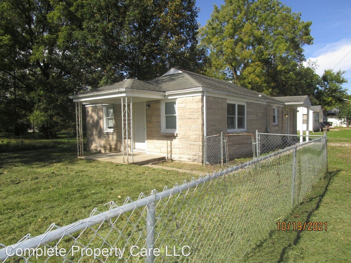 Primary Photo - 3 br, 1 bath House - 2205 S Rosemont