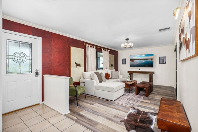 Building Photo - 3951 Starhill Dr