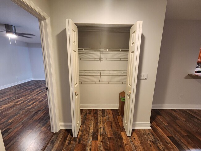 Foto del edificio - 8084 Ambach Way