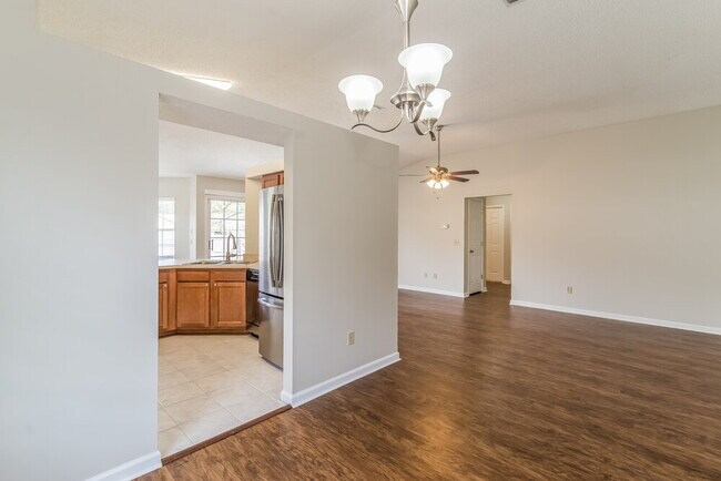 Foto del edificio - 8037 Boonesborough Trail
