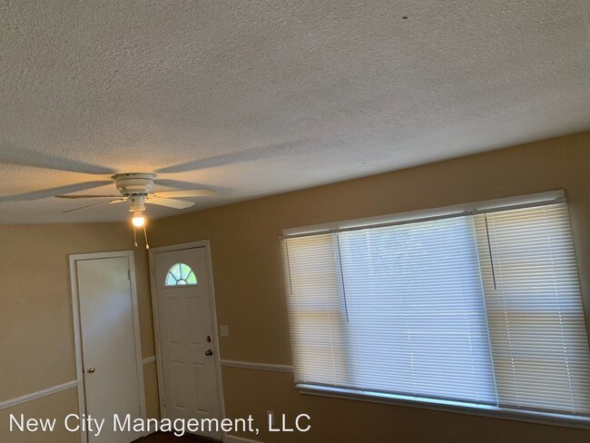 Foto del edificio - 3 br, 1.5 bath House - 4221 East 54th Street