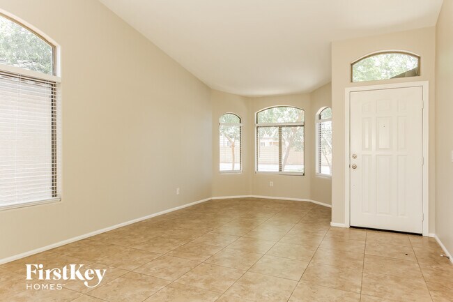 Foto del edificio - 7913 S 45th Ln