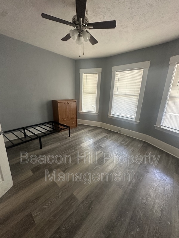Foto del edificio - 1212 E 71st St
