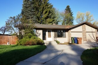 Building Photo - 9617 N Indian Trail Rd