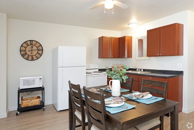 Foto del edificio - 3 Bedroom, Single-story Townhomes for rent...