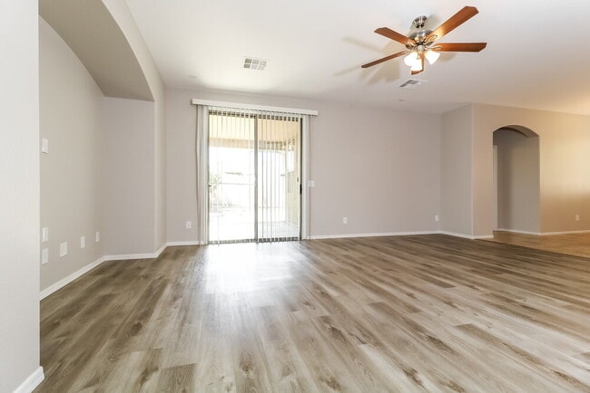 Building Photo - 17932 W Vogel Ave