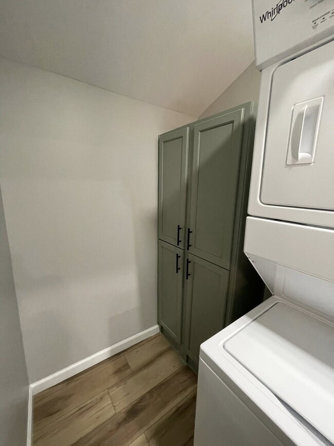 Laundry room - 2344 Wabash Ave