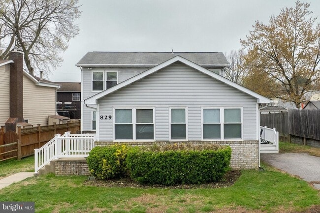 Building Photo - 829 Shore Dr