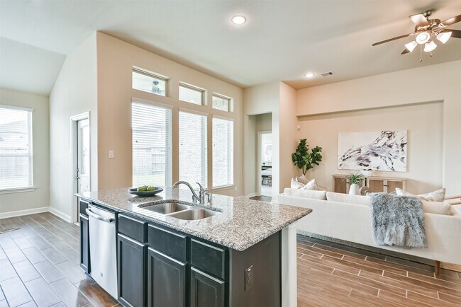Building Photo - 12617 White Cove Dr