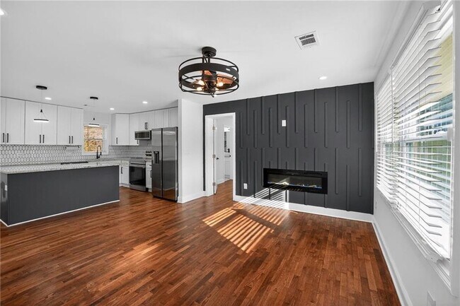 Foto del edificio - 3769 Adkins Rd NW