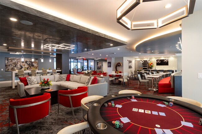 Foto del edificio - 13475 Rincon Dr