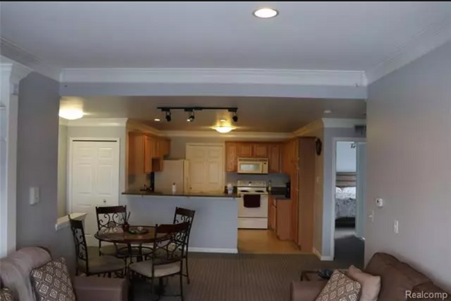 Foto del edificio - 5567 Acorn Ln