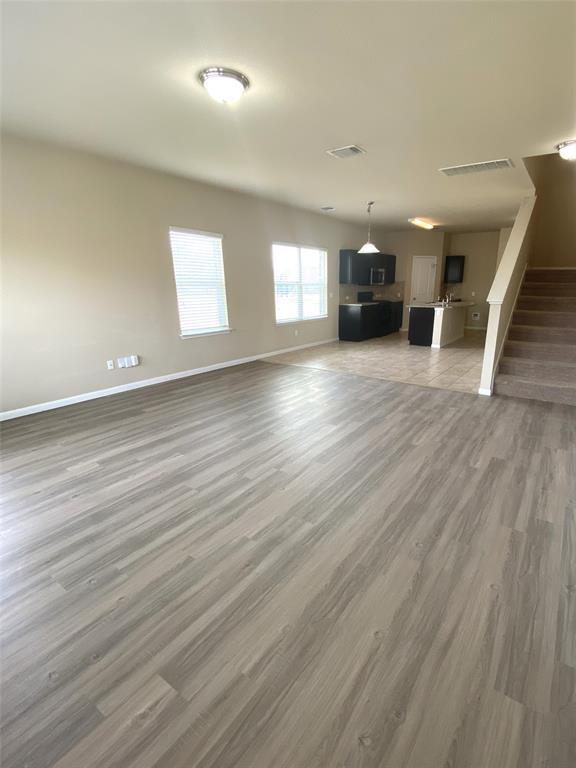 Building Photo - 401 Sabina Dr