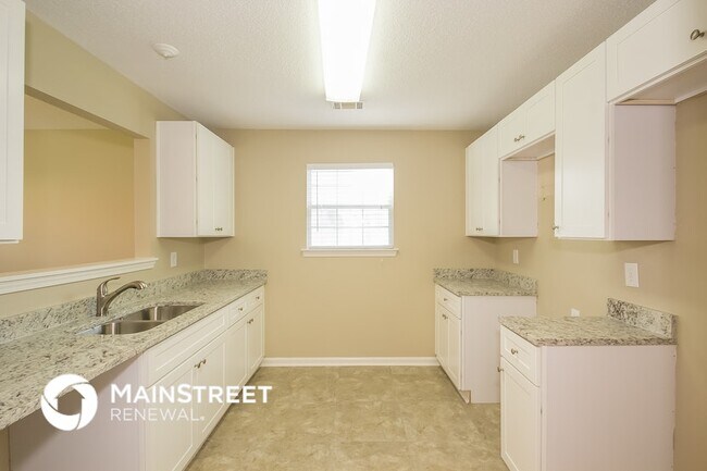 Foto del edificio - 1269 Creekview Cir