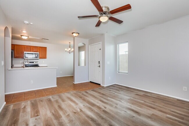 Foto del edificio - 38345 N Rusty Ln