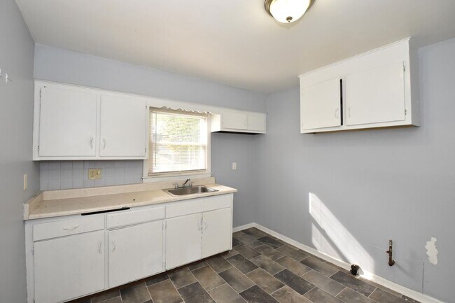 Building Photo - 8115 W Villard Ave