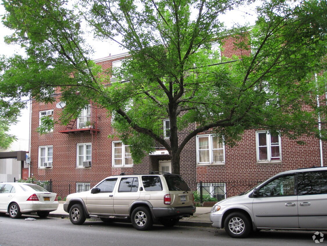 Building Photo - 545-555 E 82nd St