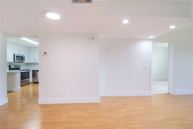 Foto del edificio - 491 Racquet Club Rd