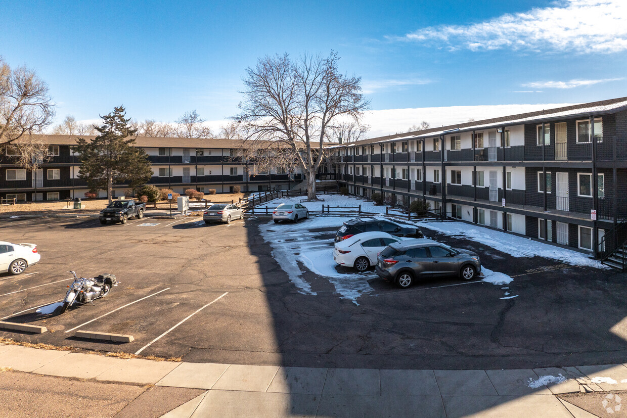 Primary Photo - Westwind Apartments