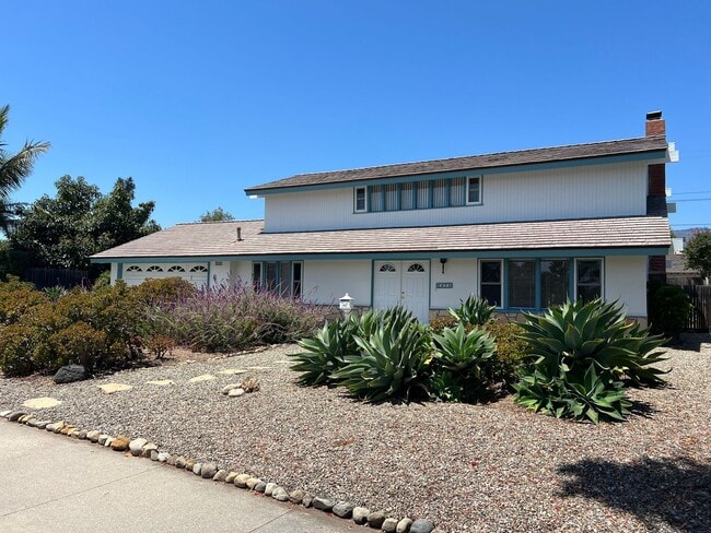 Building Photo - Spacious 2-Story Home in Kellogg School Di...