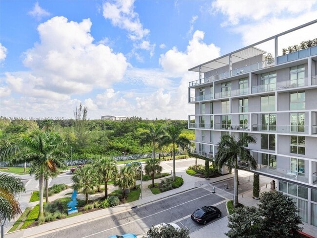 Building Photo - 2000 Metropica Wy