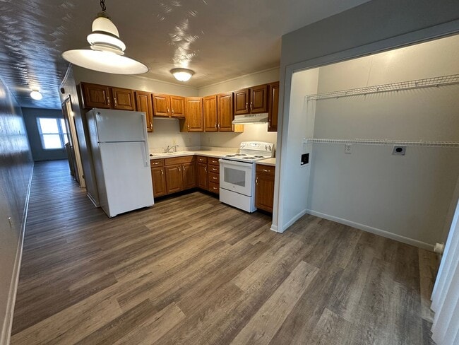 Building Photo - 2219 Bel Air Dr