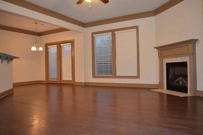 Building Photo - 810 Middleton Pl