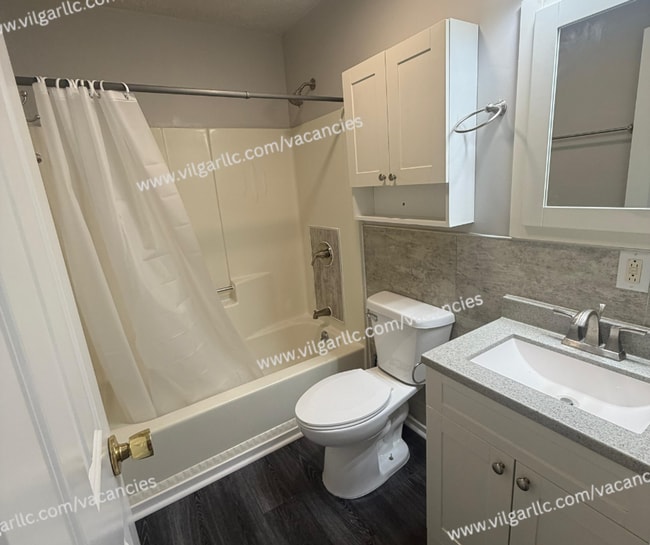 Building Photo - 5583-85-5585 Tulip Ave