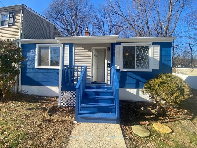 Photo - 27 Van Wagoner Ave House