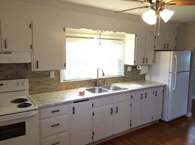 Building Photo - 24 Waterman St