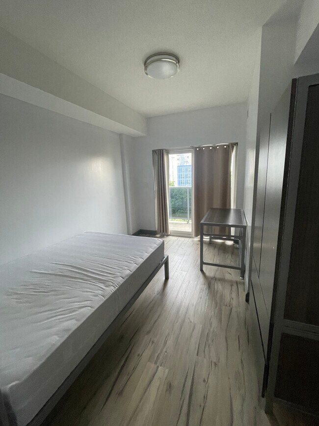 Photo du bâtiment - 258C-258C Sunview St