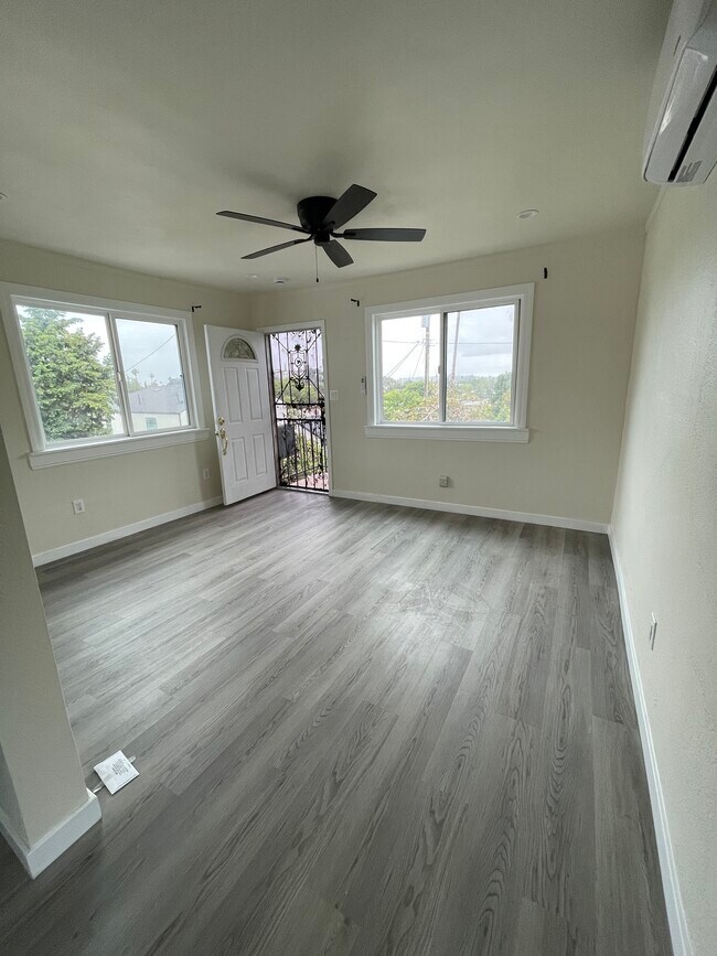 Foto del edificio - 4507 Lowell Ave