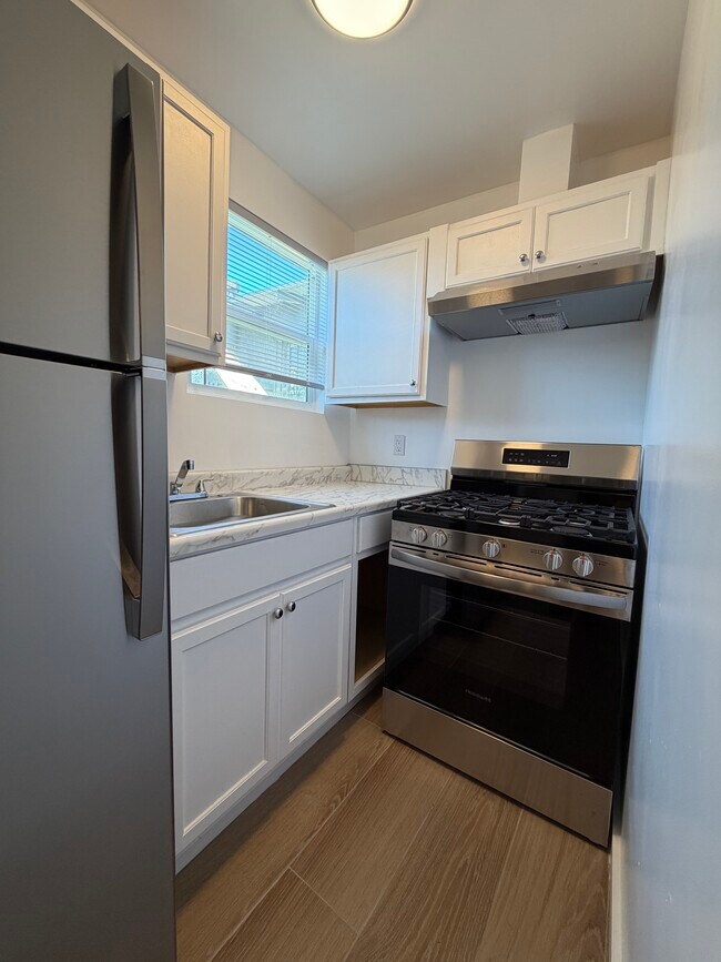 Foto del edificio - 1366 E 23rd St