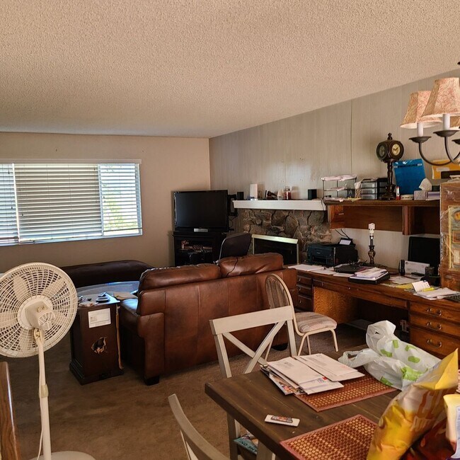 Building Photo - Charming 3BD/2BA Single Family Home in the...