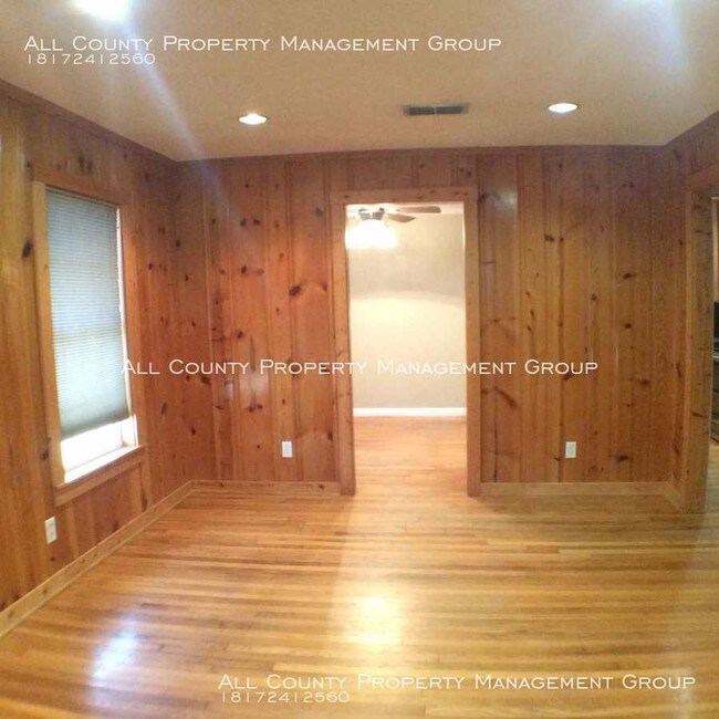 Foto del edificio - 5365 Banks Rd