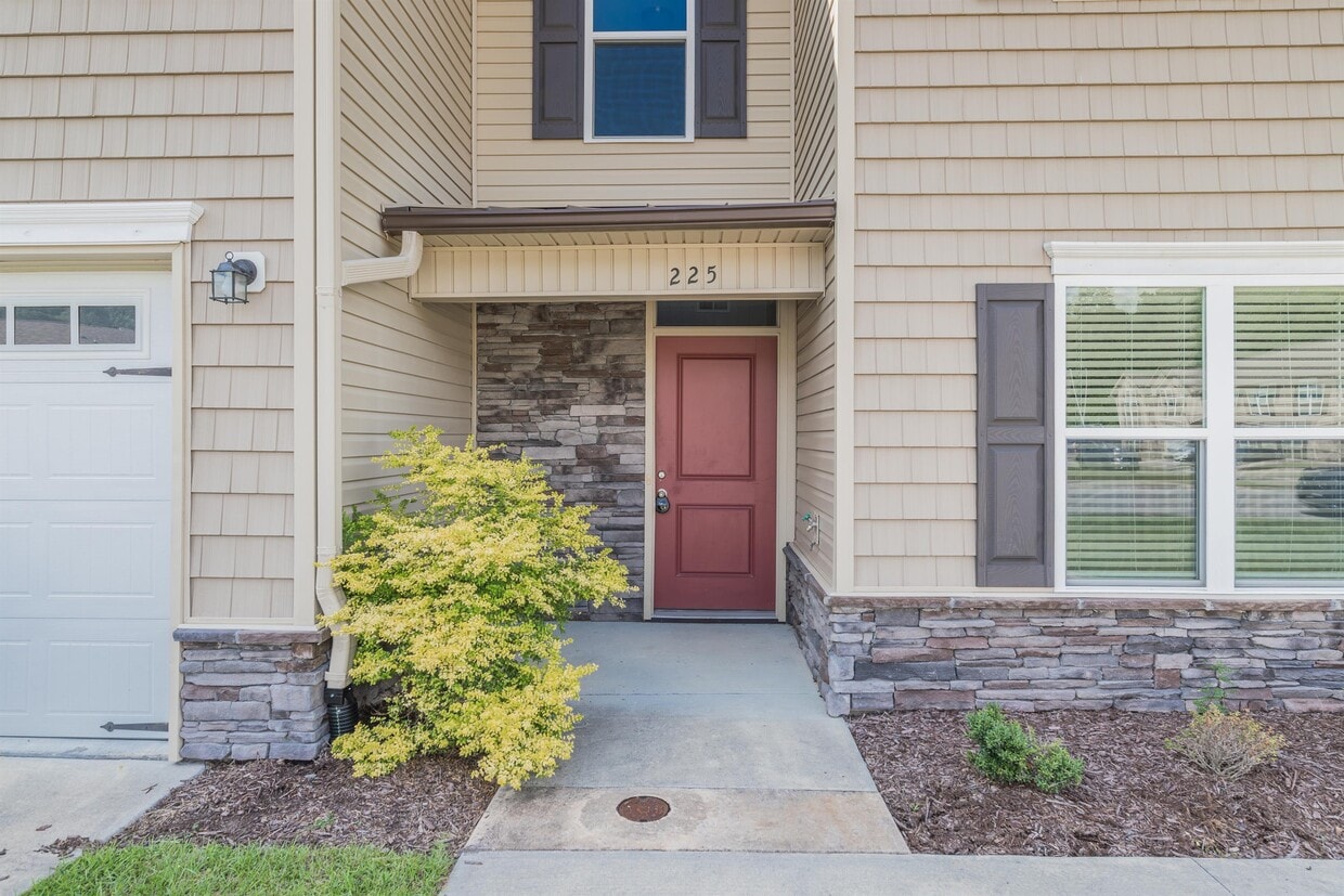225 Boyington Pl Rd, Midway Park, NC 28544 Townhome Rentals in Midway