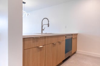 Building Photo - 1400 E Palm Canyon Dr