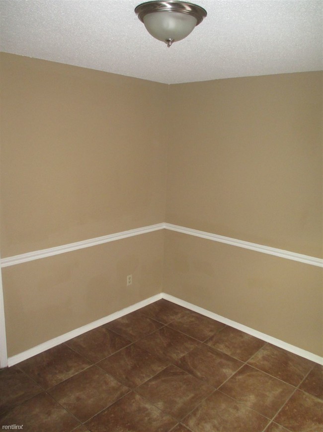 Building Photo - 2780 Van Leer Dr