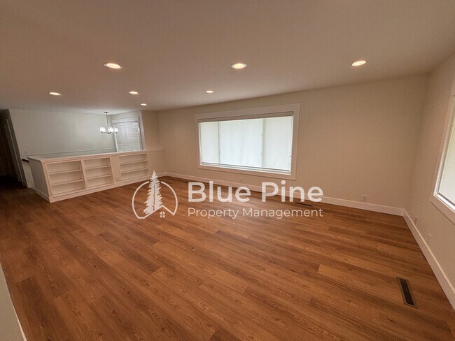 Building Photo - 351 Yale Ave