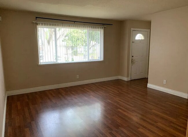 Foto del edificio - 4117 Dexter Cir