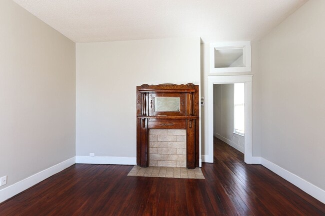 Building Photo - Newly Renovated 1 bedroom House ***Not Section 8 Approved***