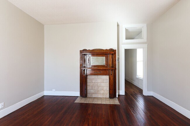 Foto del edificio - Newly Renovated 1 bedroom House ***Not Section 8 Approved***