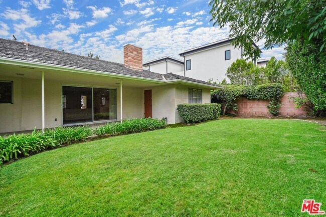 Building Photo - 4621 Rubio Ave