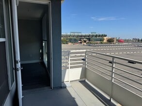 Interior Photo - Stadium House Apartments