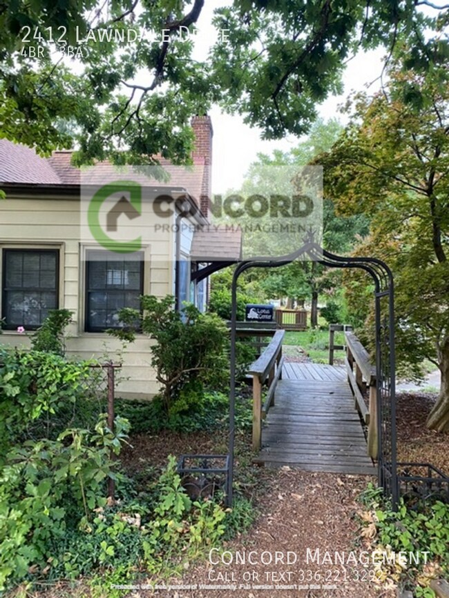 Building Photo - 2412 Lawndale Dr